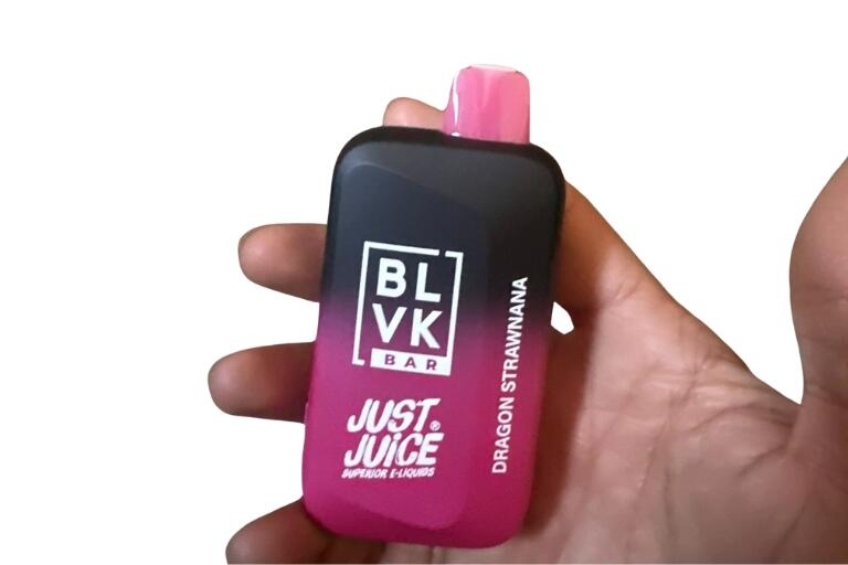 Pod descartável BLVK x Just Juice - Em mãos
